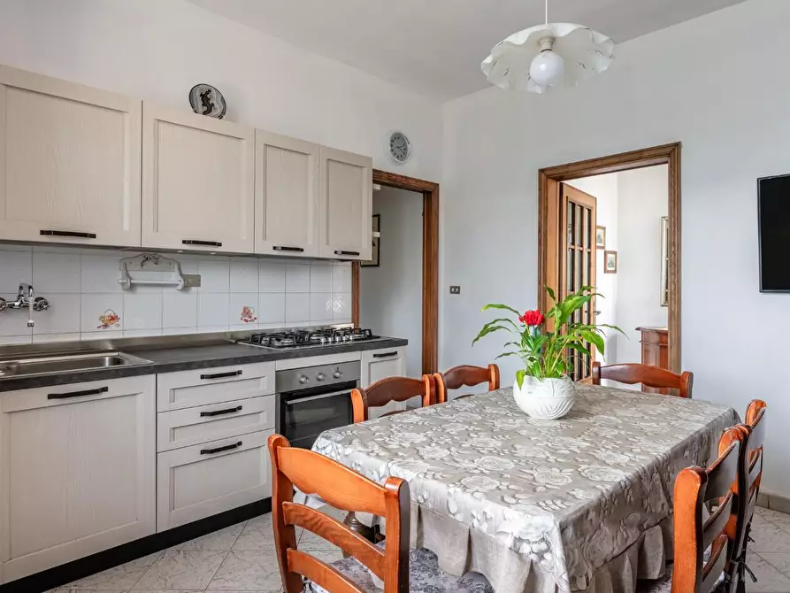 Immagine 7 di Casa indipendente in vendita  a Santa Maria A Monte