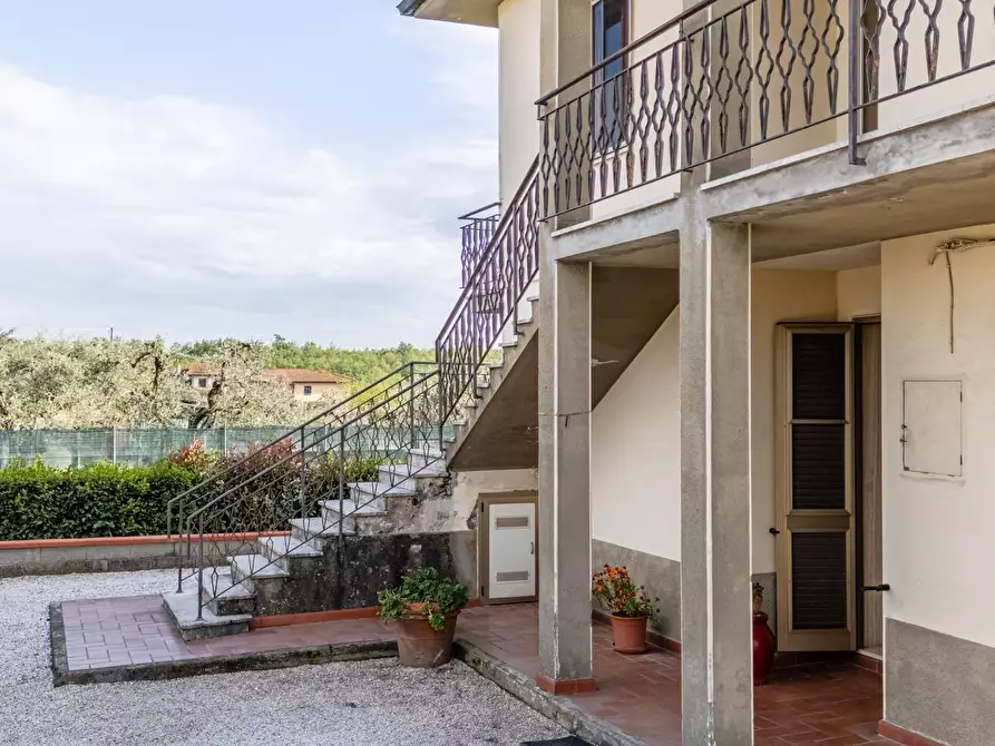 Immagine 27 di Casa indipendente in vendita  a Santa Maria A Monte