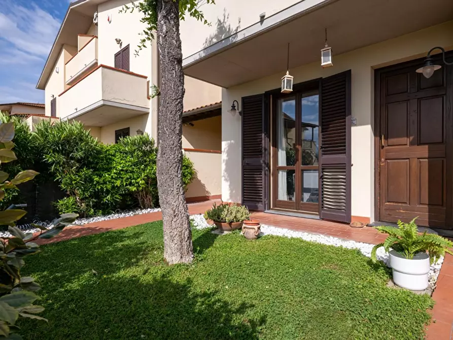 Immagine 8 di Villetta a schiera in vendita  a Cascina