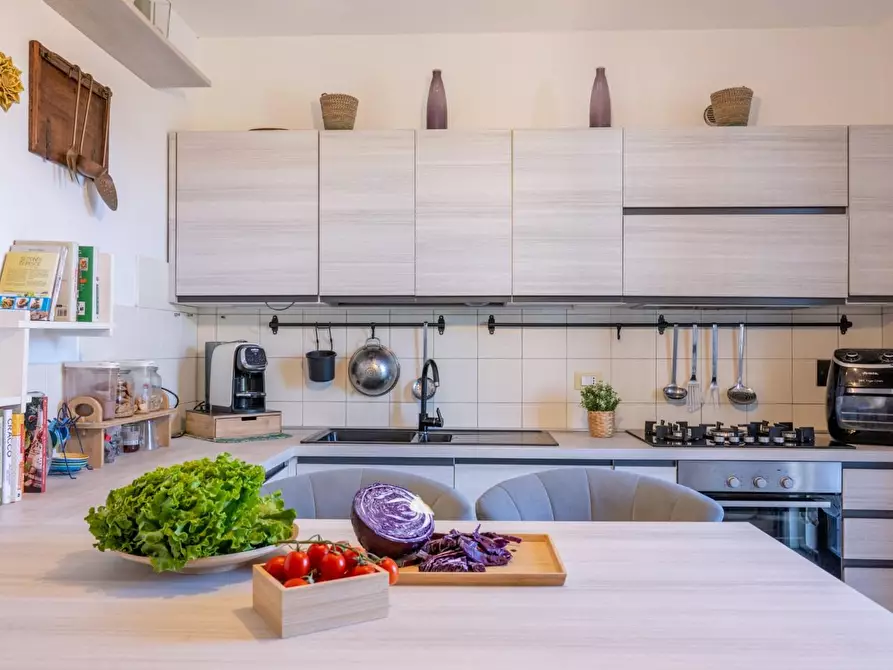 Immagine 25 di Villetta a schiera in vendita  a Cascina