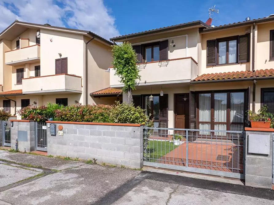 Immagine 1 di Villetta a schiera in vendita  a Cascina