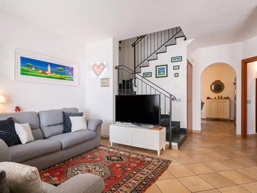 Immagine 10 di Villetta a schiera in vendita  a Cascina