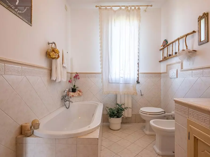 Immagine 53 di Villetta a schiera in vendita  a Cascina