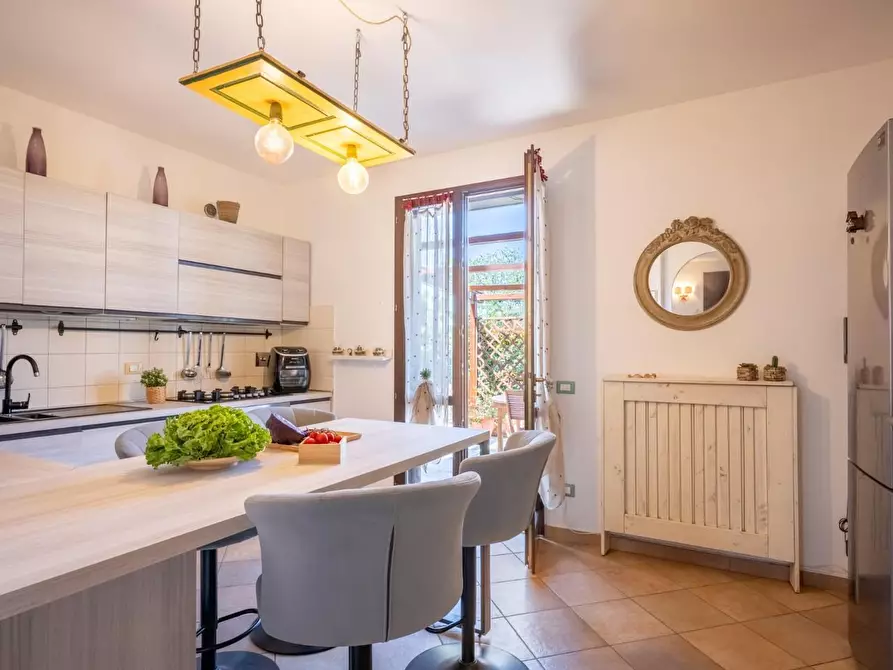 Immagine 23 di Villetta a schiera in vendita  a Cascina