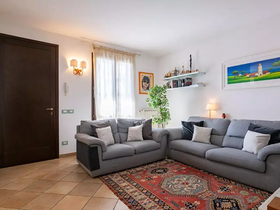 Immagine 12 di Villetta a schiera in vendita  a Cascina