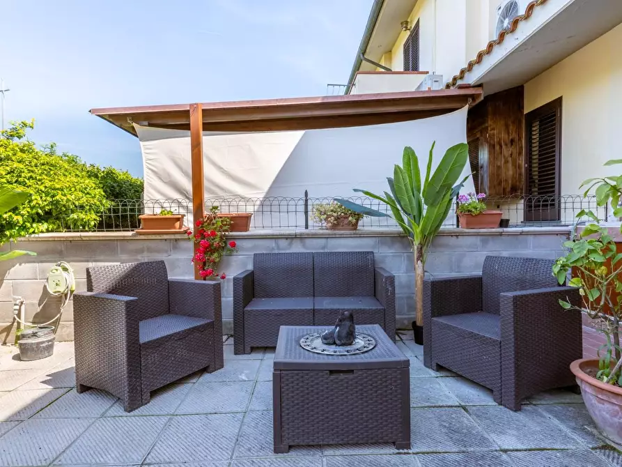 Immagine 36 di Villetta a schiera in vendita  a Cascina