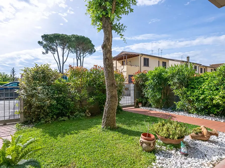 Immagine 20 di Villetta a schiera in vendita  a Cascina