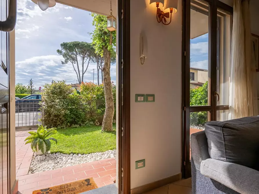 Immagine 19 di Villetta a schiera in vendita  a Cascina