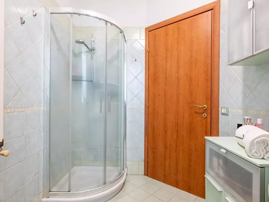 Immagine 42 di Villetta a schiera in vendita  a Cascina