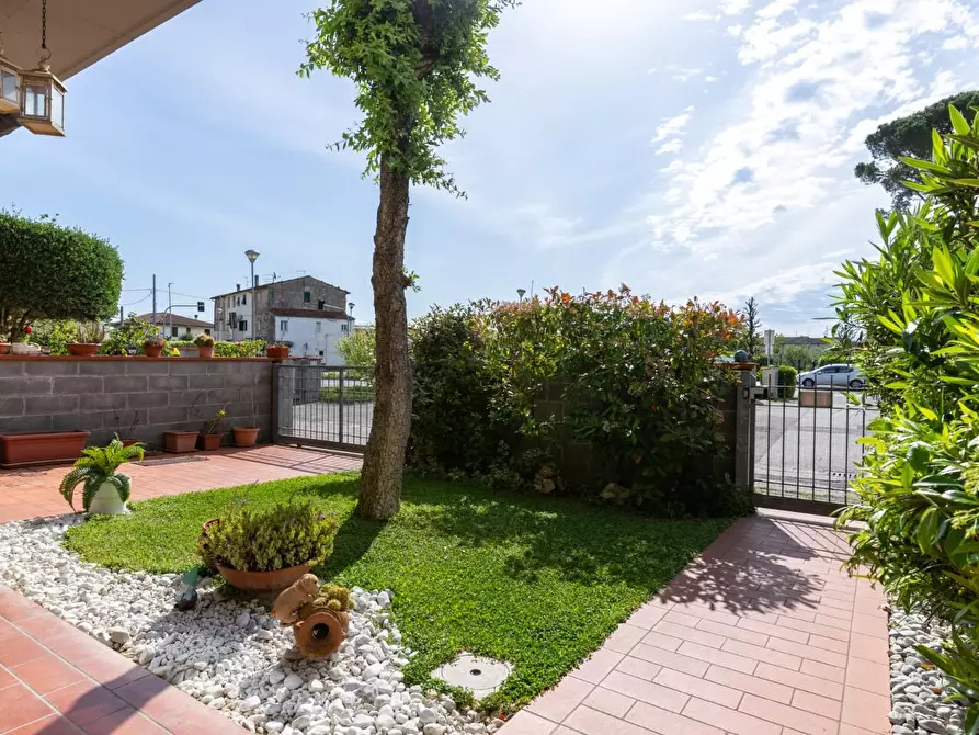 Immagine 6 di Villetta a schiera in vendita  a Cascina