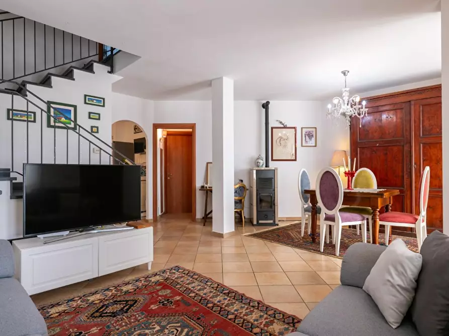 Immagine 18 di Villetta a schiera in vendita  a Cascina