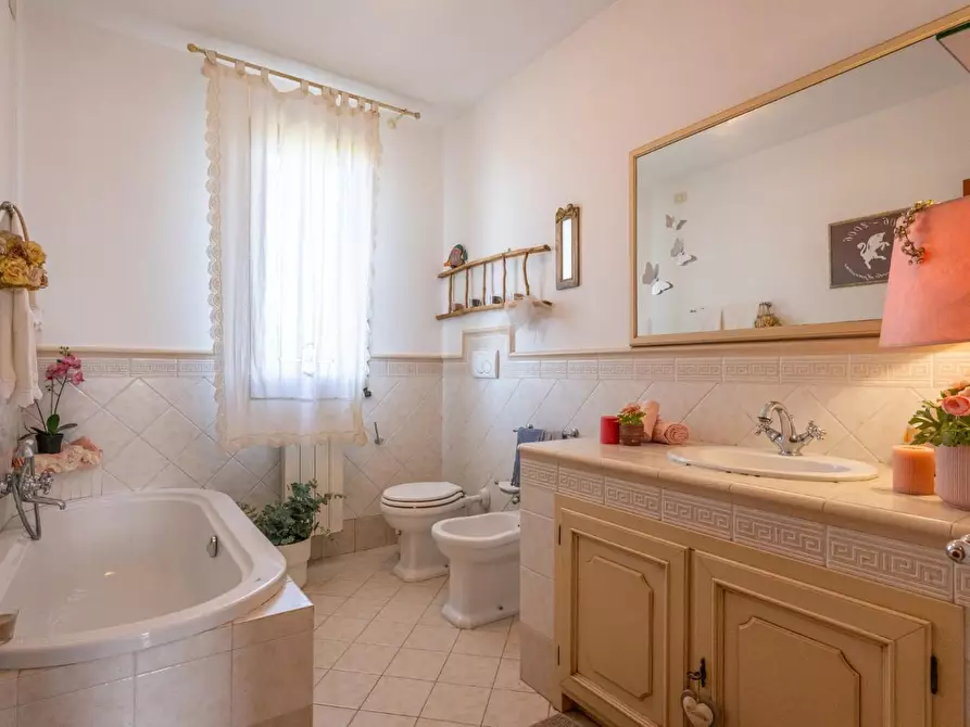 Immagine 52 di Villetta a schiera in vendita  a Cascina