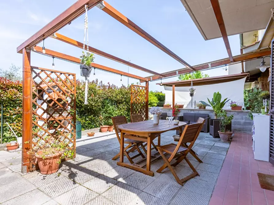 Immagine 33 di Villetta a schiera in vendita  a Cascina