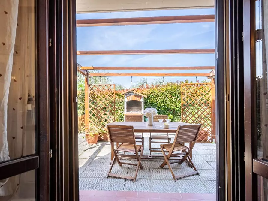 Immagine 32 di Villetta a schiera in vendita  a Cascina