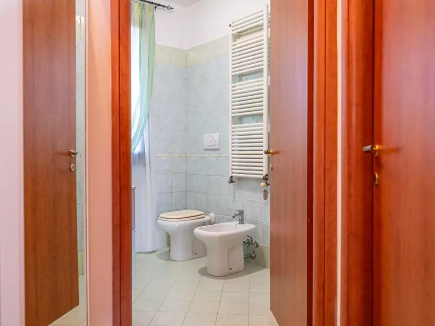 Immagine 40 di Villetta a schiera in vendita  a Cascina