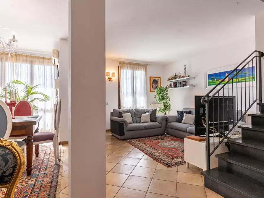 Immagine 16 di Villetta a schiera in vendita  a Cascina