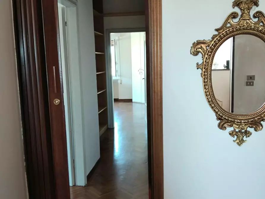 Immagine 10 di Mansarda in vendita  a Carrara