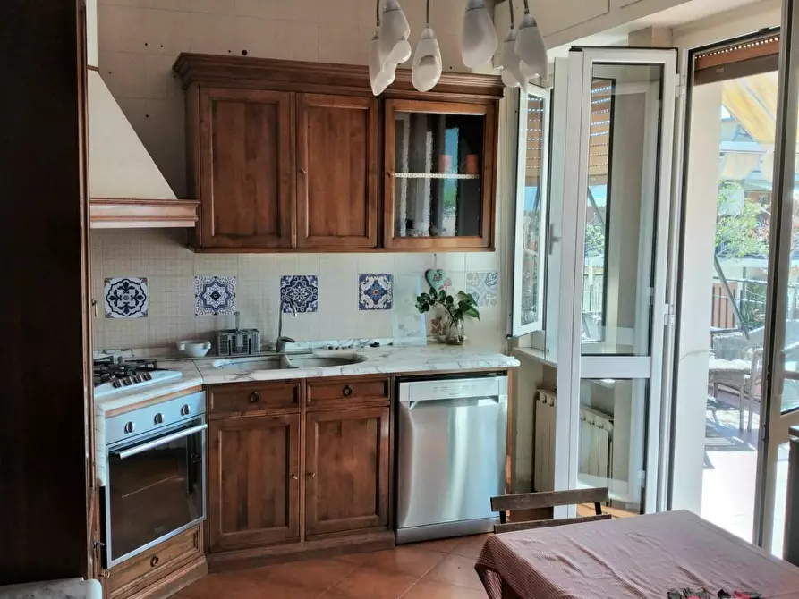 Immagine 3 di Mansarda in vendita  a Carrara