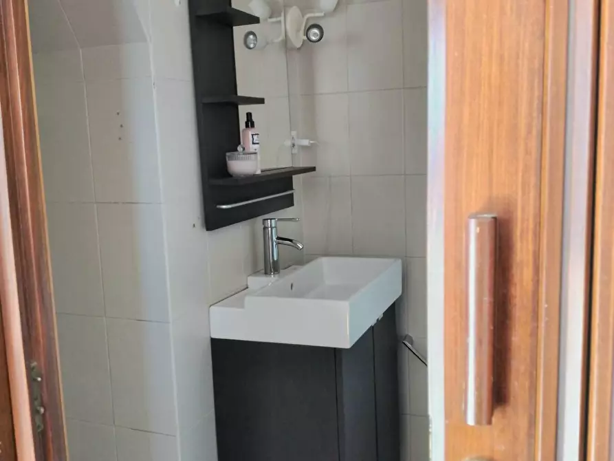 Immagine 5 di Mansarda in vendita  a Carrara