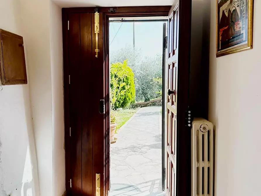 Immagine 22 di Casa colonica in vendita  a Pescia