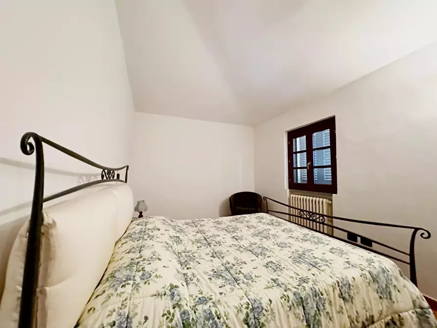 Immagine 17 di Casa colonica in vendita  a Pescia