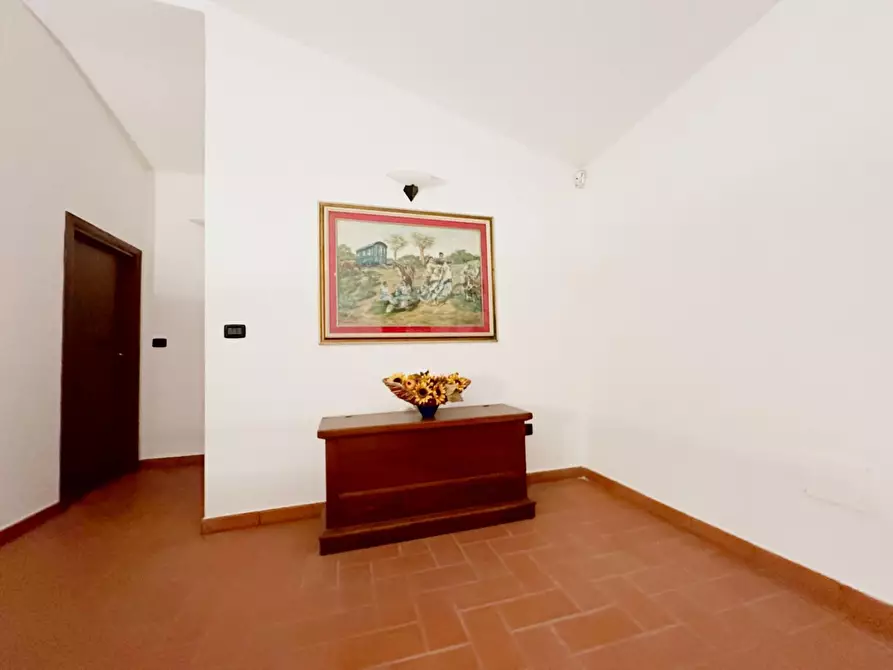 Immagine 10 di Casa colonica in vendita  a Pescia