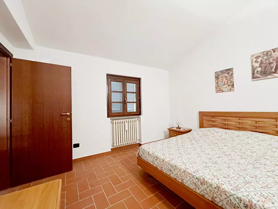 Immagine 12 di Casa colonica in vendita  a Pescia