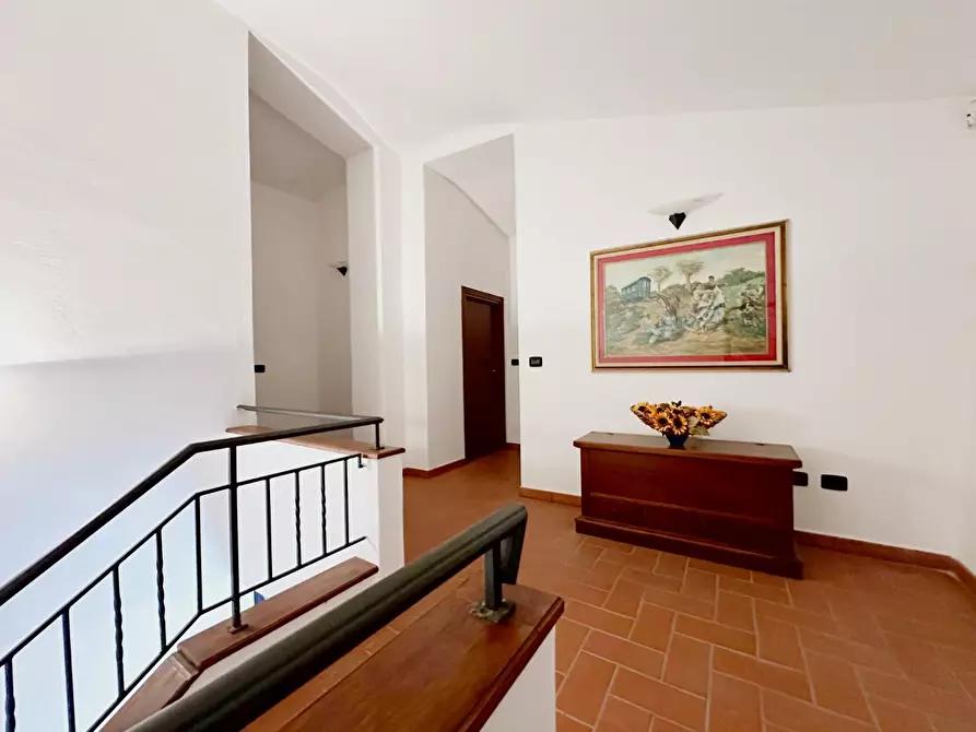 Immagine 9 di Casa colonica in vendita  a Pescia