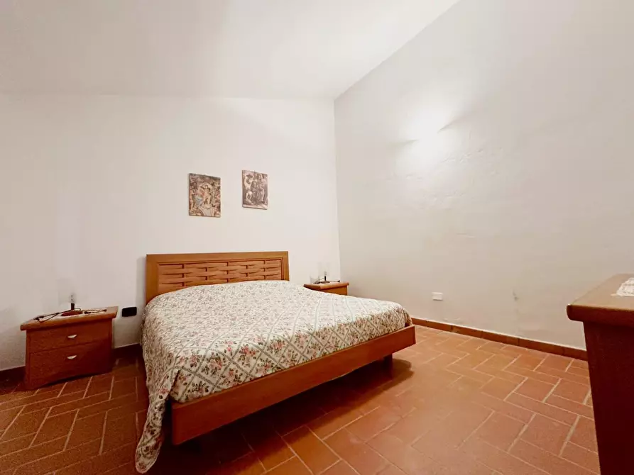 Immagine 11 di Casa colonica in vendita  a Pescia