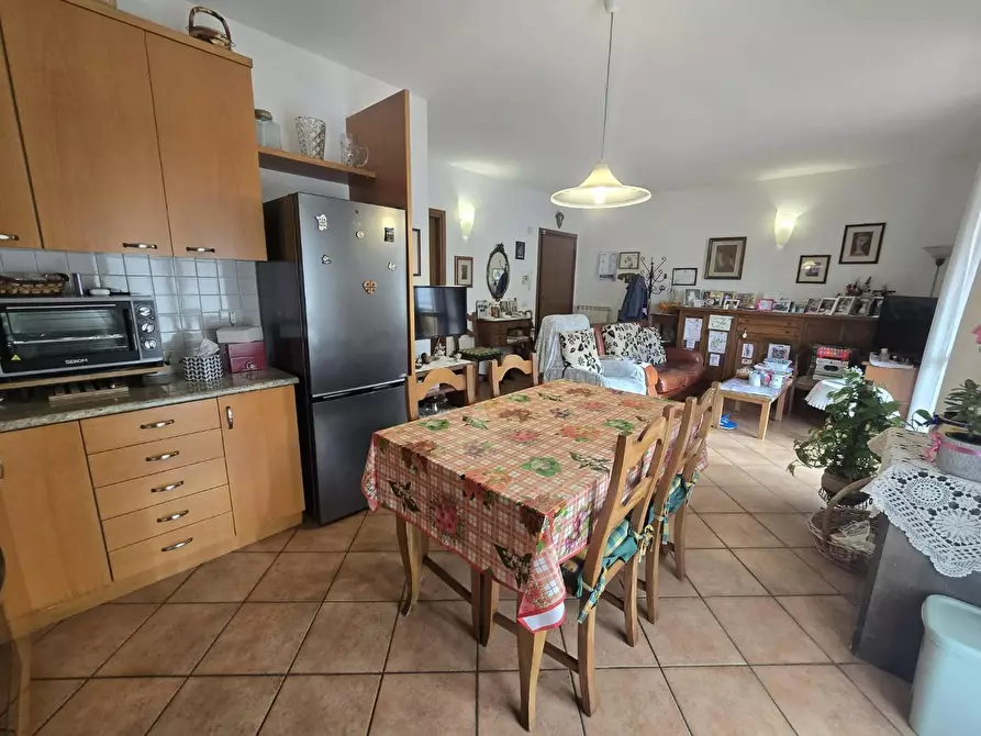Immagine 2 di Appartamento in vendita  a Cascina