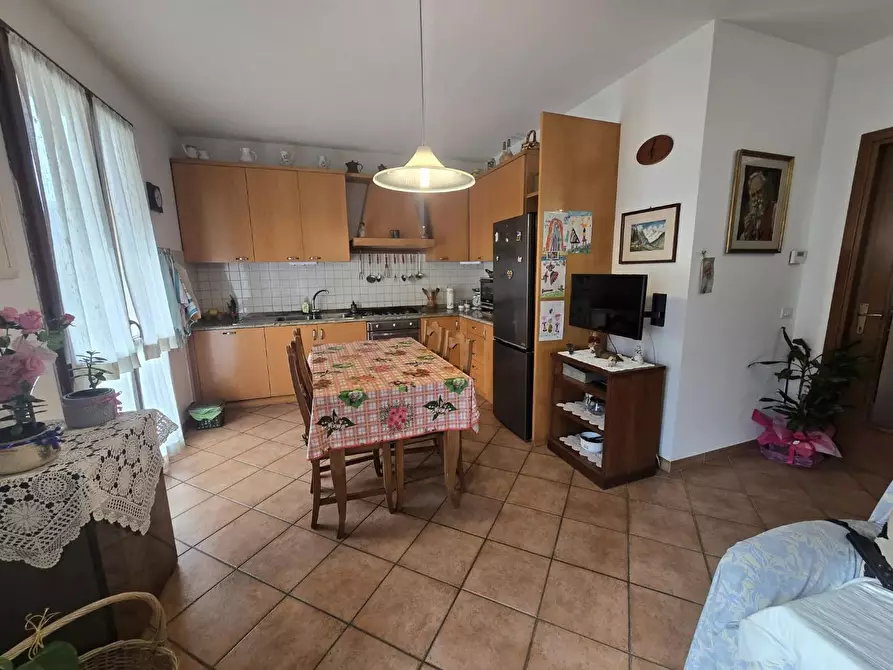 Immagine 4 di Appartamento in vendita  a Cascina