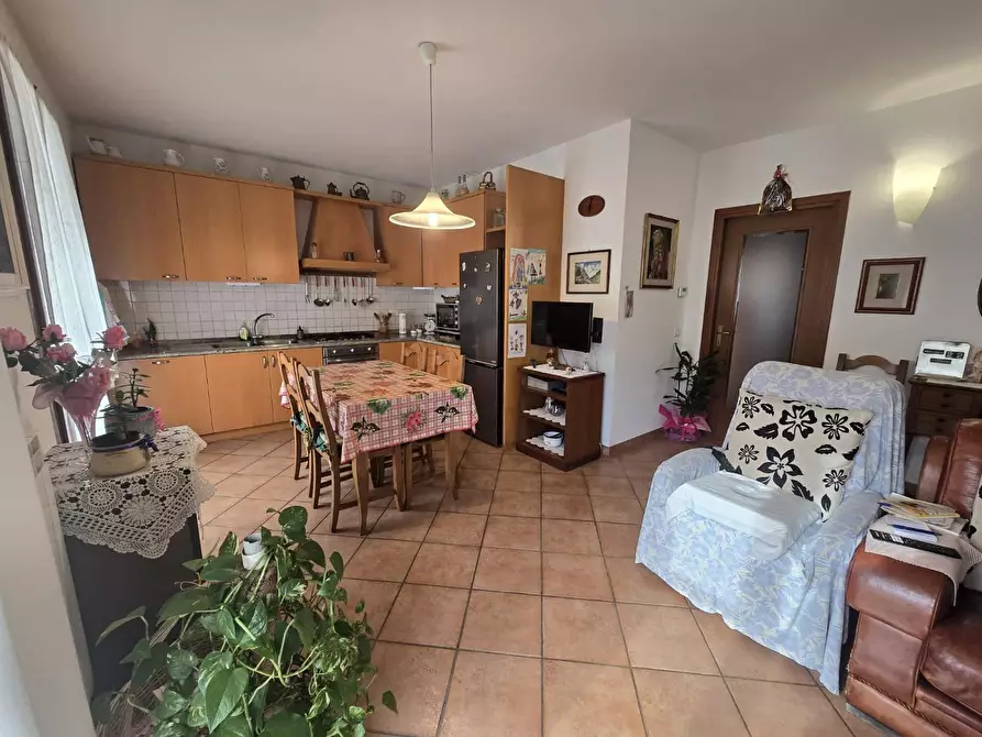 Immagine 5 di Appartamento in vendita  a Cascina