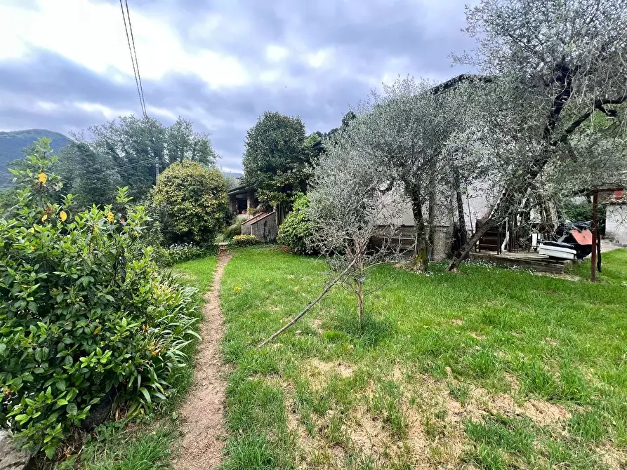 Immagine 30 di Villa in vendita  a Capannori