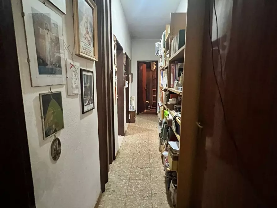 Immagine 18 di Villa in vendita  a Capannori