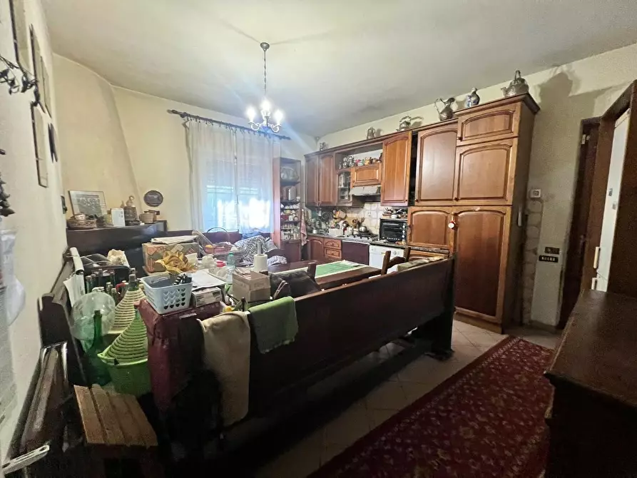 Immagine 3 di Villa in vendita  a Capannori