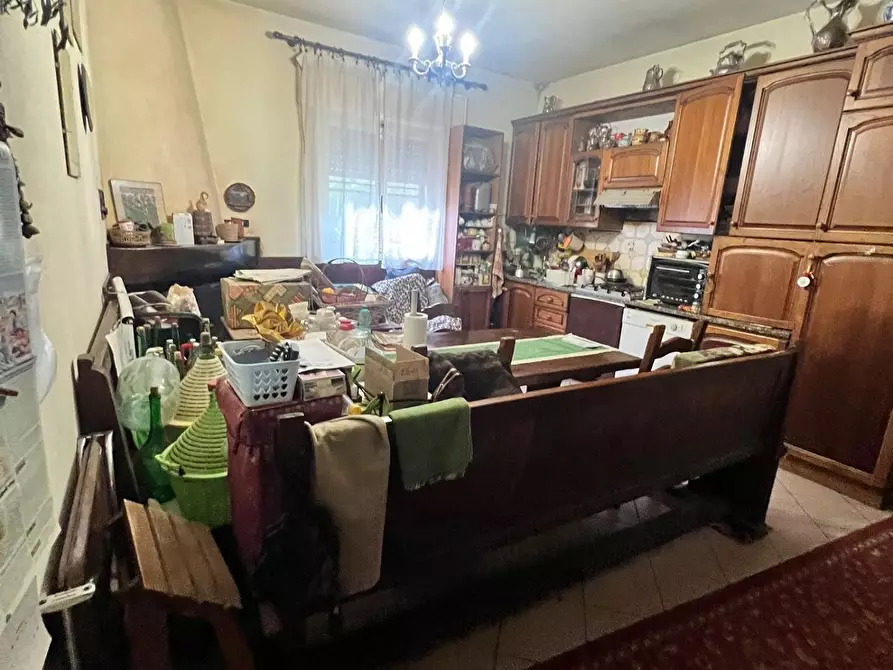 Immagine 4 di Villa in vendita  a Capannori