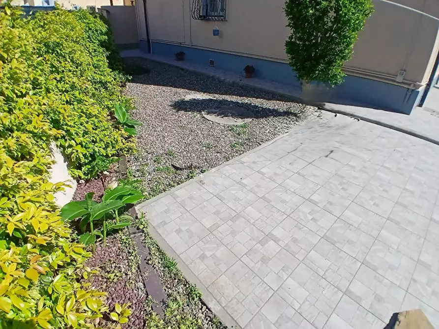 Immagine 2 di Appartamento in vendita  a Livorno