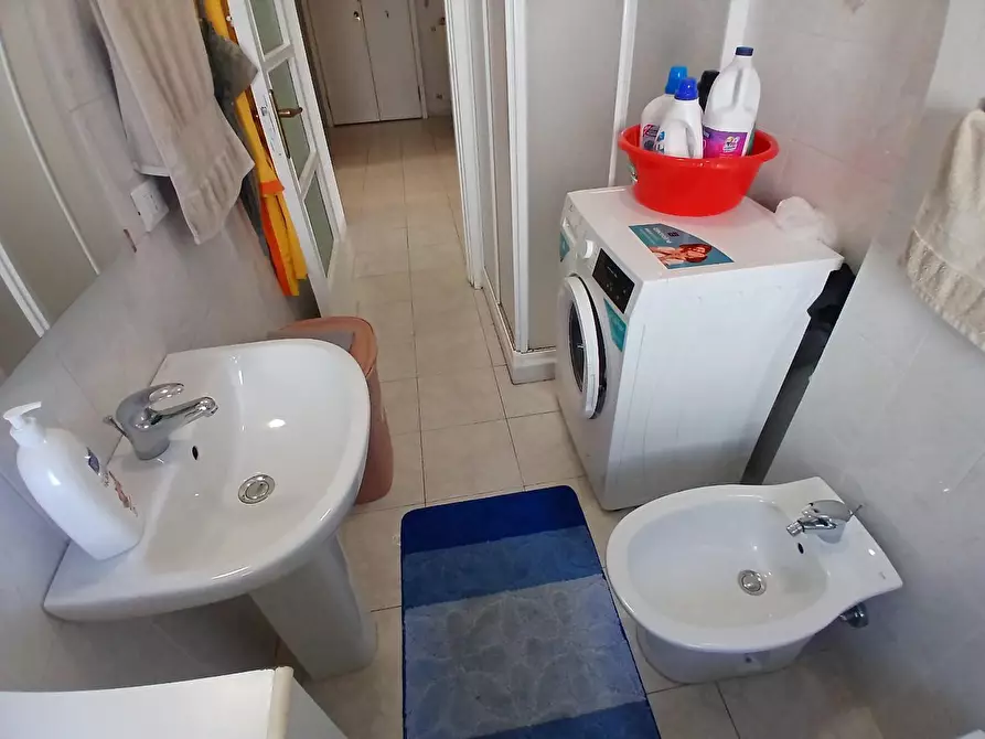 Immagine 28 di Appartamento in vendita  a Livorno