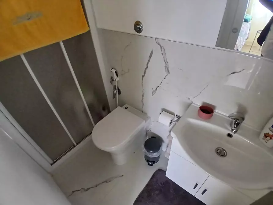 Immagine 26 di Appartamento in vendita  a Livorno