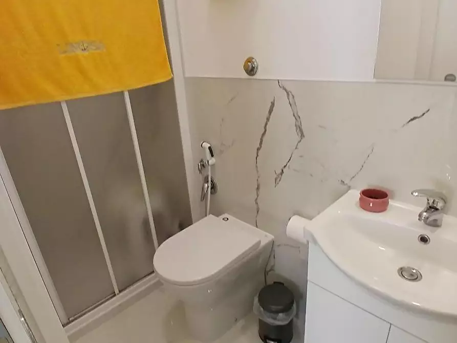 Immagine 27 di Appartamento in vendita  a Livorno