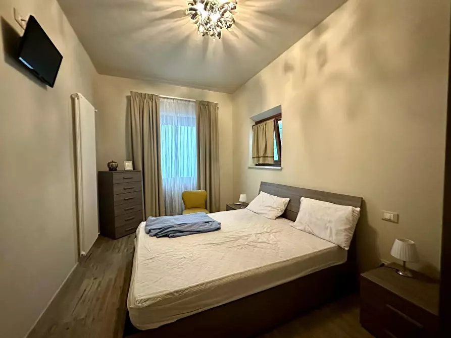 Immagine 13 di Appartamento in affitto  a Lucca