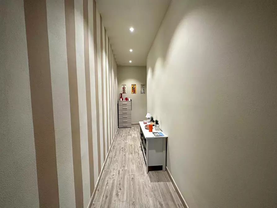 Immagine 7 di Appartamento in affitto  a Lucca