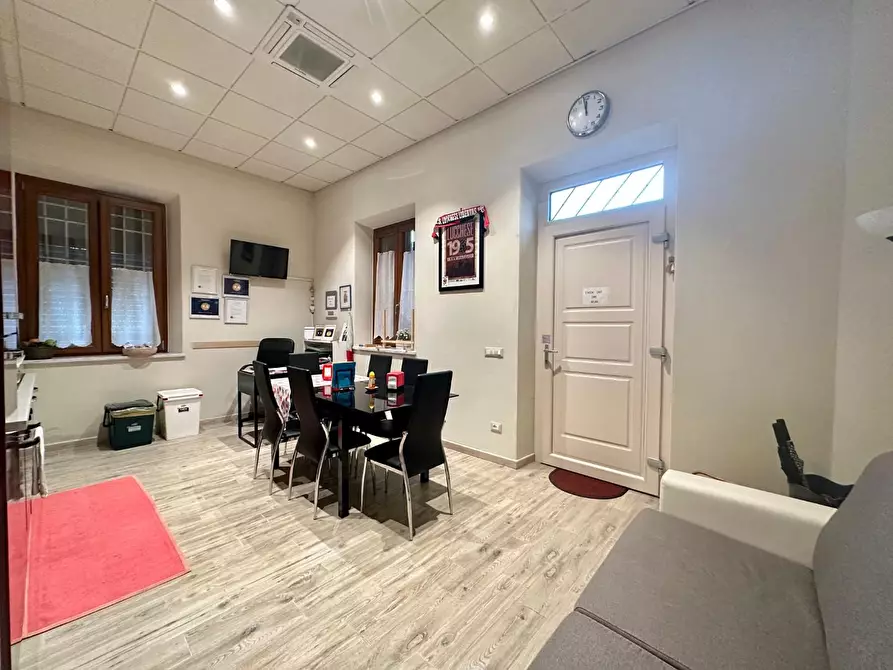 Immagine 3 di Appartamento in affitto  a Lucca