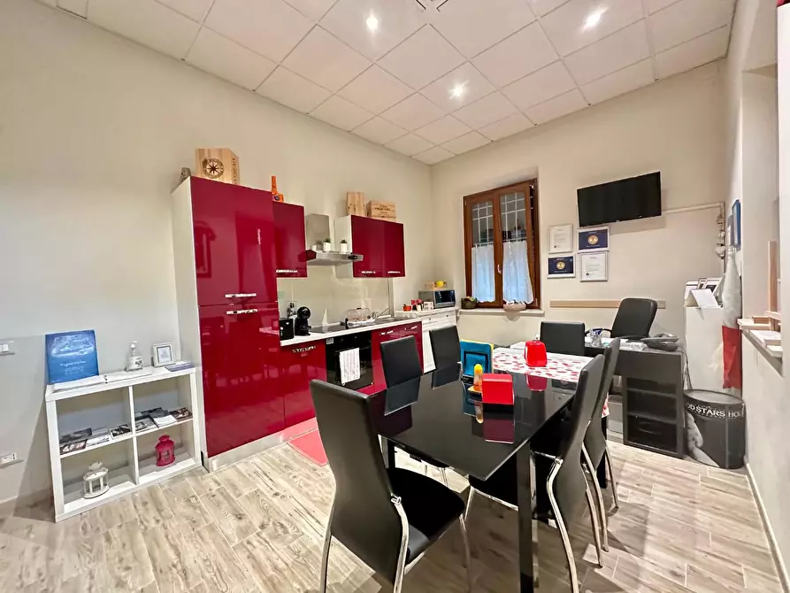 Immagine 4 di Appartamento in affitto  a Lucca