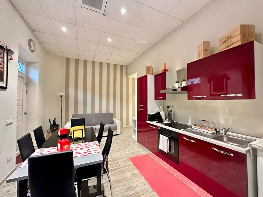 Immagine 1 di Appartamento in affitto  a Lucca