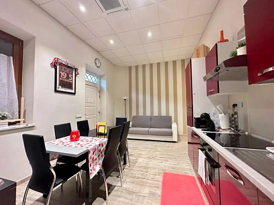 Immagine 6 di Appartamento in affitto  a Lucca