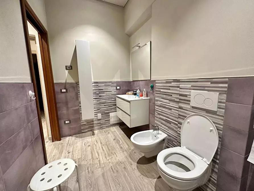 Immagine 22 di Appartamento in affitto  a Lucca