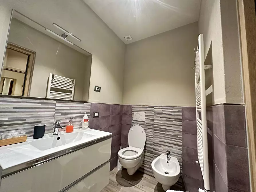 Immagine 18 di Appartamento in affitto  a Lucca