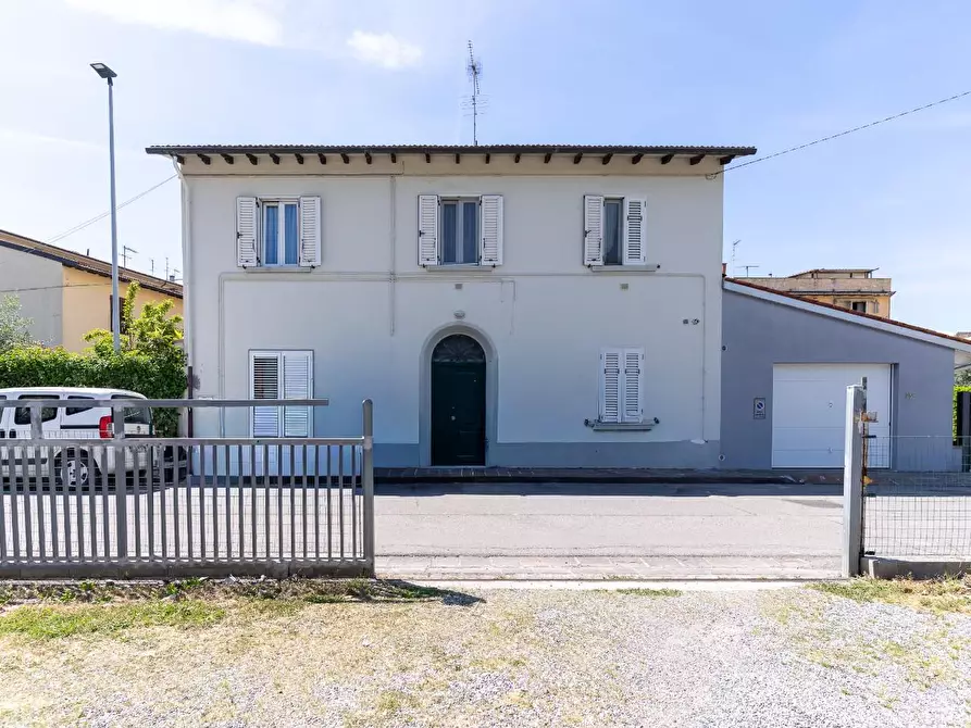 Immagine 1 di Casa quadrifamiliare in vendita  a Empoli