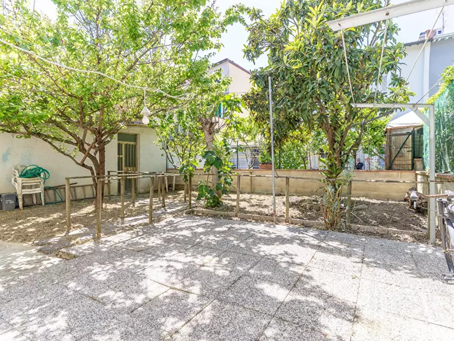 Immagine 11 di Casa quadrifamiliare in vendita  a Empoli